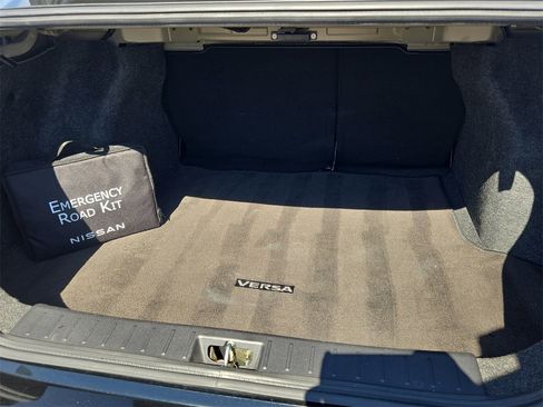 Used 2021 Nissan Versa SV image 12