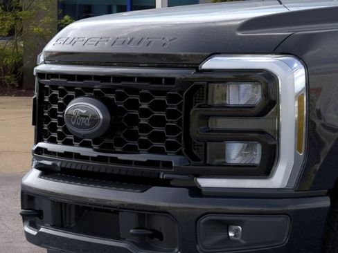 New 2026 Ford F350 XLT w/ XLT Premium Package AWD/4WD image 18