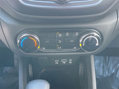 Used 2022 Chevrolet TrailBlazer LT w/ LPO, Blackout Package image 16