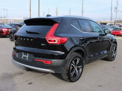 Used 2025 Volvo XC40 B5 Core image 44