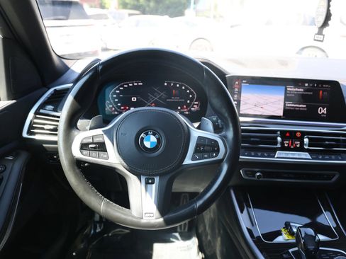 Used 2021 BMW X5 xDrive40i w/ M Sport Package AWD/4WD image 14