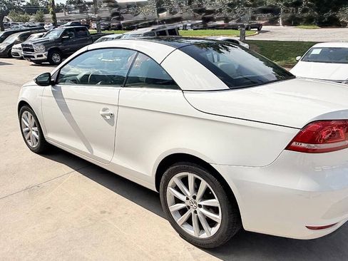 Used 2012 Volkswagen Eos Komfort FWD image 78