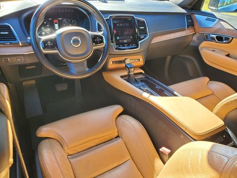 Used 2016 Volvo XC90 T6 image 21