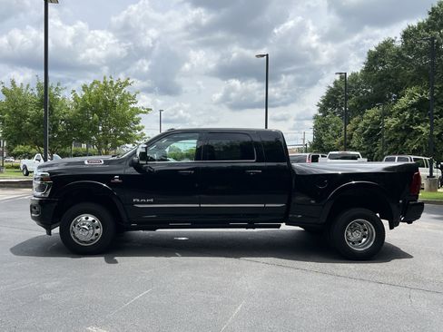 Used 2026 RAM 3500 Limited AWD/4WD image 6