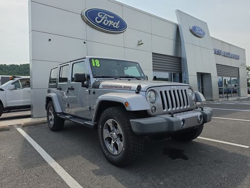 Used 2018 Jeep Wrangler Unlimited Sahara AWD/4WD image 1
