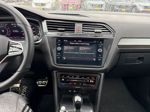 Used 2022 Volkswagen Tiguan SEL R-Line image 19