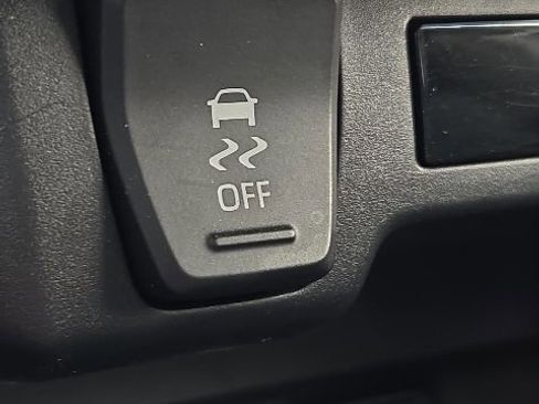 Used 2025 Toyota RAV4 XLE w/ Convenience Package AWD/4WD image 31