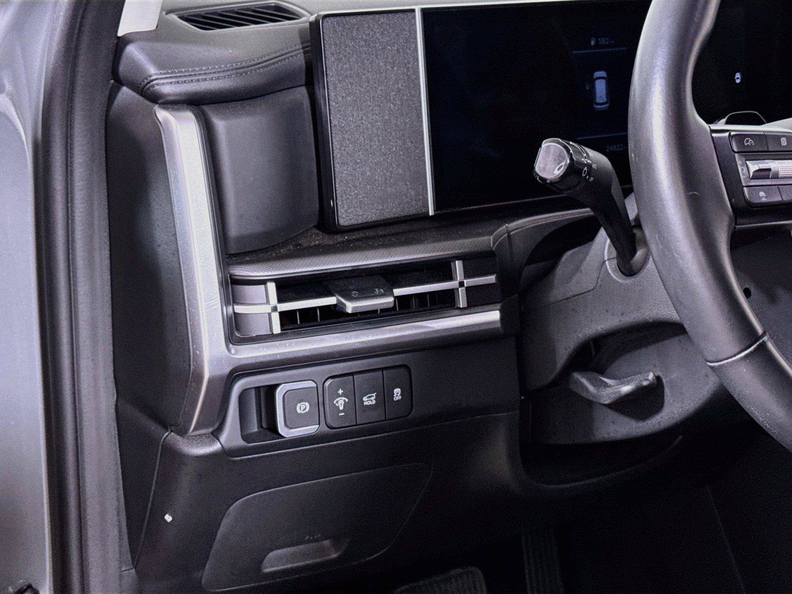 Used 2026 Hyundai Santa Fe SEL FWD image 8