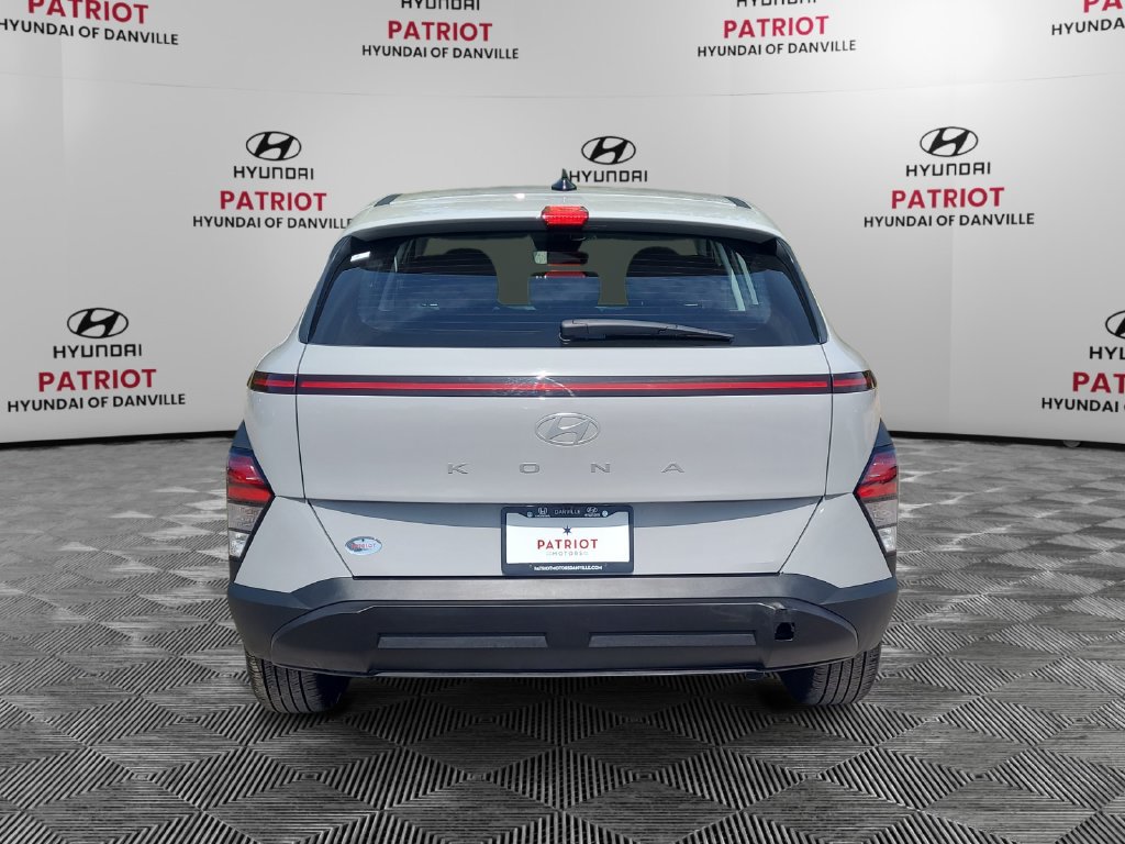 Used 2026 Hyundai Kona SE FWD image 4