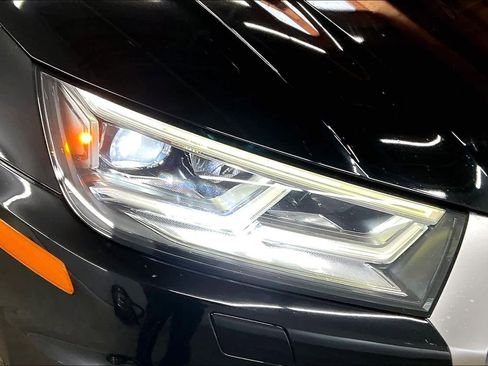 Used 2018 Audi Q5 Premium Plus w/ Premium Plus Package image 30