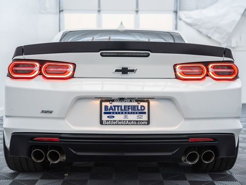 Used 2019 Chevrolet Camaro SS RWD image 6