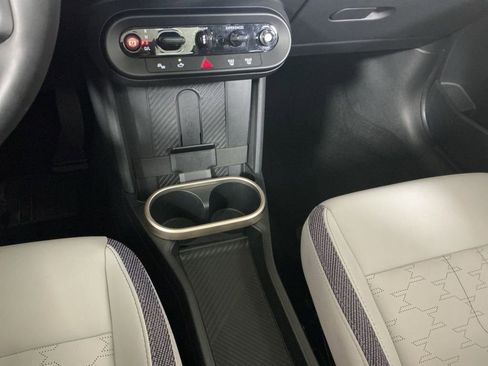 Certified 2025 MINI Cooper S image 11