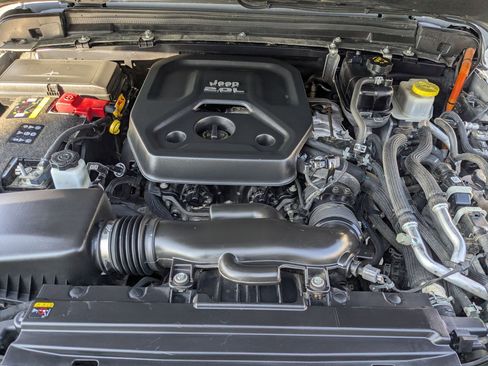 Used 2021 Jeep Wrangler Unlimited Rubicon 4xe w/ Dual Top Group image 32