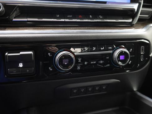 Used 2024 Chevrolet Silverado 3500 LT w/ Convenience Package image 45