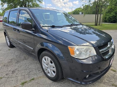 Used 2014 Dodge Grand Caravan American Value Package FWD image 3