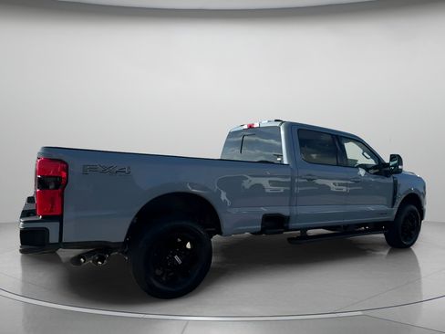 New 2026 Ford F350 Lariat w/ Black Appearance Package image 31
