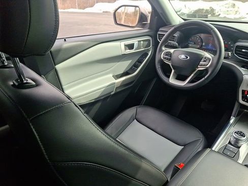 Used 2023 Ford Explorer XLT w/ Equipment Group 202A image 13