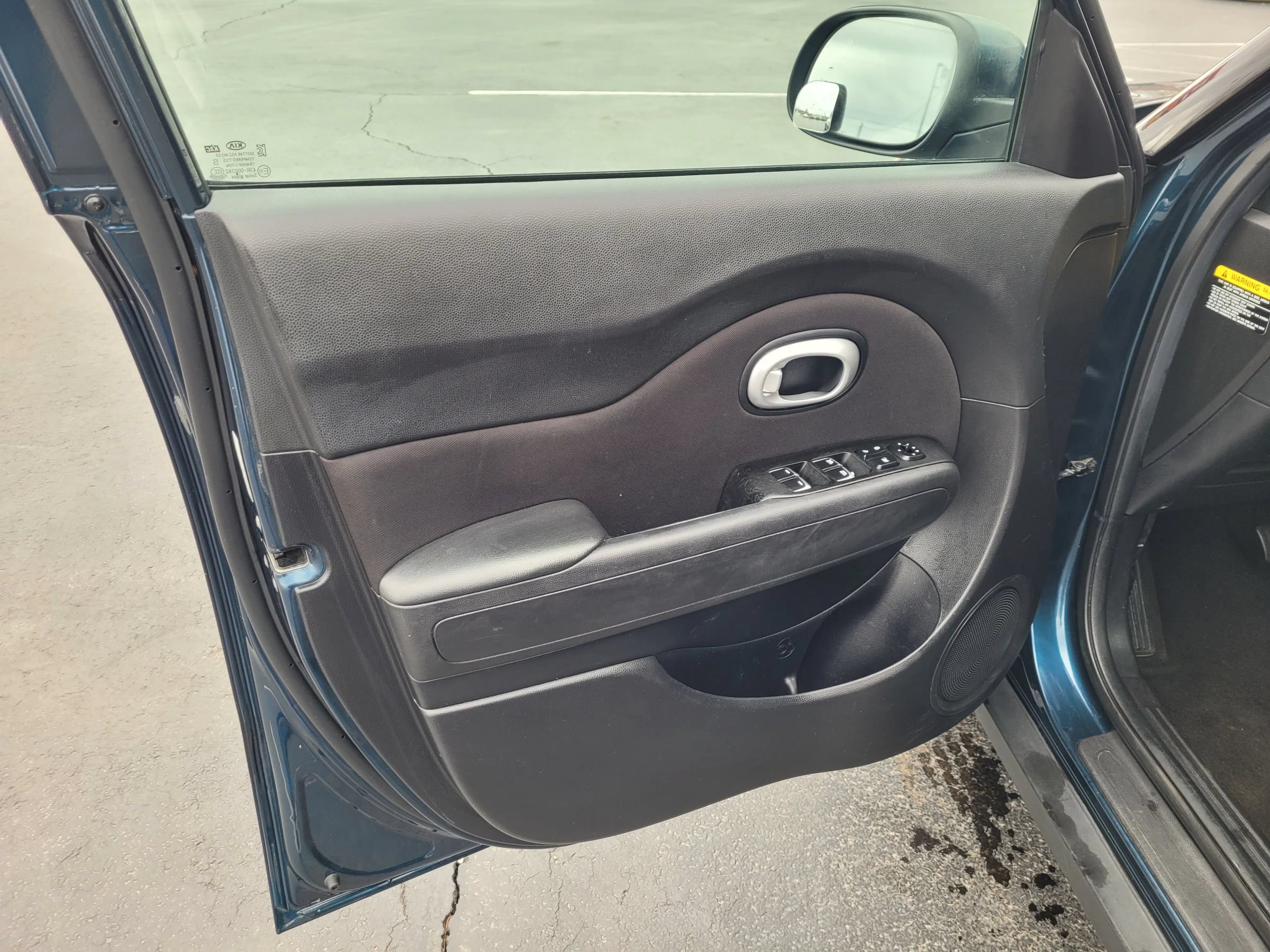 Used 2018 Kia Soul + FWD image 12
