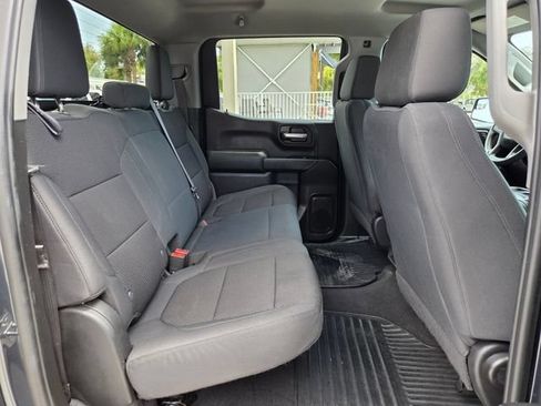 Used 2020 Chevrolet Silverado 1500 Custom w/ Custom Value Package RWD image 17