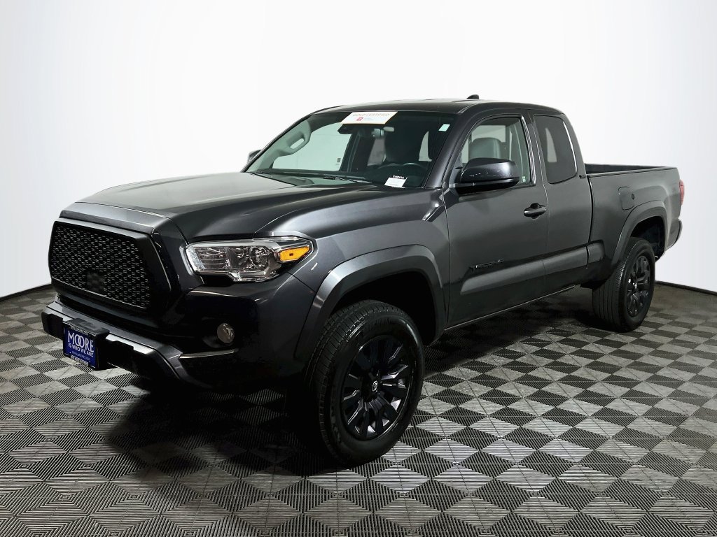 Certified 2022 Toyota Tacoma SR5 w/ Black Out Package (TMS) AWD/4WD image 3