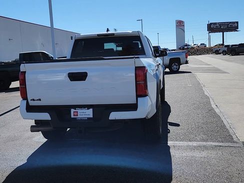 Certified 2024 Toyota Tacoma TRD Off-Road image 3