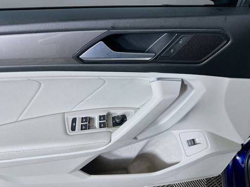 Used 2022 Volkswagen Tiguan SE image 15