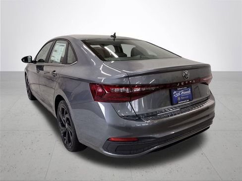 New 2026 Volkswagen Jetta SE image 10