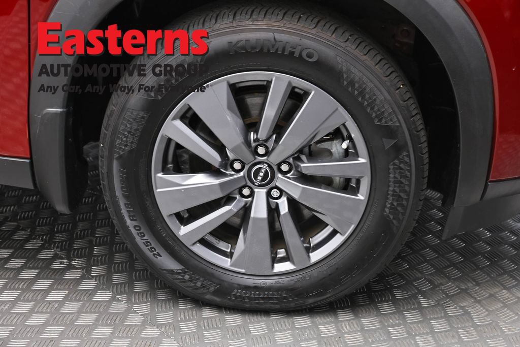 Used 2024 Nissan Pathfinder SV AWD/4WD image 34