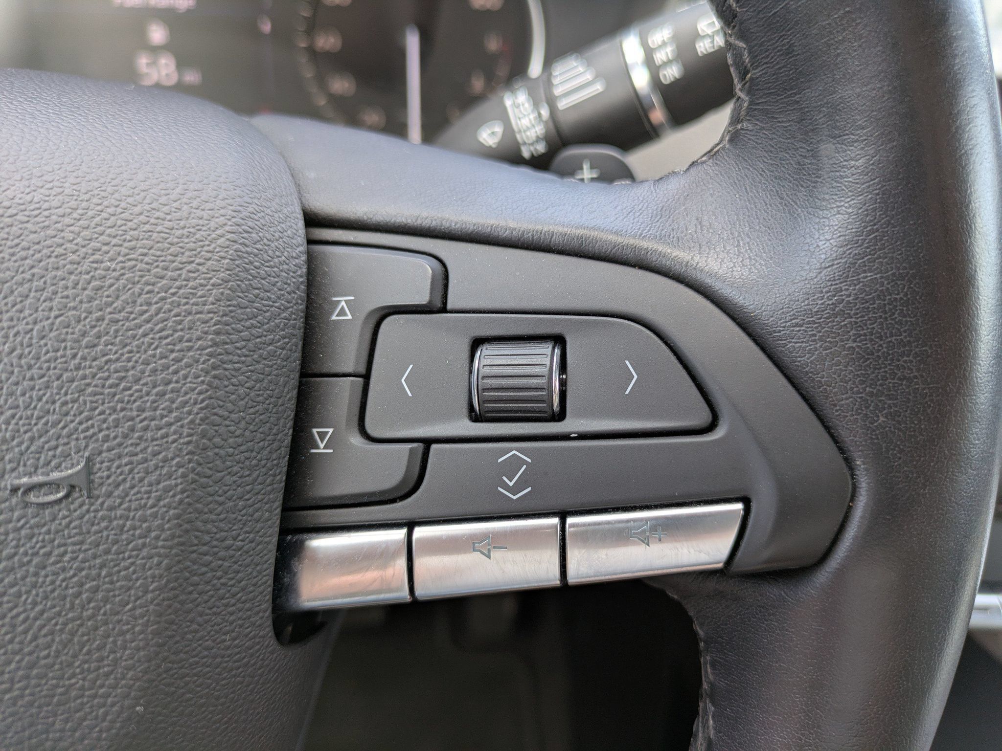 Used 2023 Cadillac XT4 Luxury FWD image 26