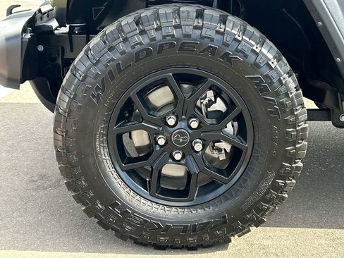 Used 2025 Jeep Wrangler Unlimited Sport AWD/4WD image 32