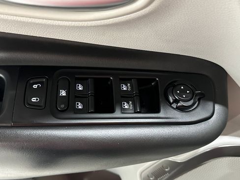 Used 2020 Jeep Renegade Limited w/ LED Lighting Group image 12