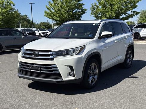 Used 2018 Toyota Highlander Limited Platinum AWD/4WD image 5
