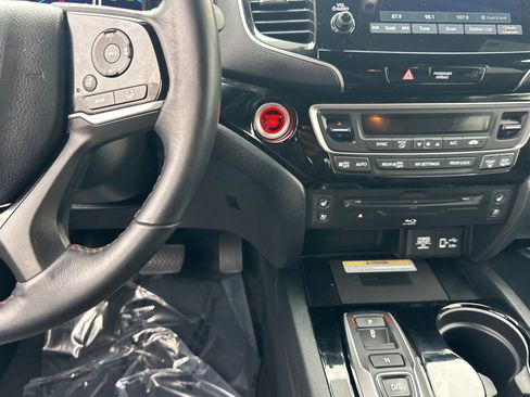Certified 2022 Honda Pilot Black Edition image 30