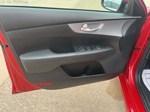 Used 2023 Kia Forte LXS image 10