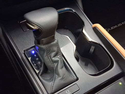 Certified 2025 Lexus ES 350 w/ Premium Package image 16