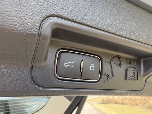 New 2026 Ford Explorer Active w/ Active Comfort Package image 18