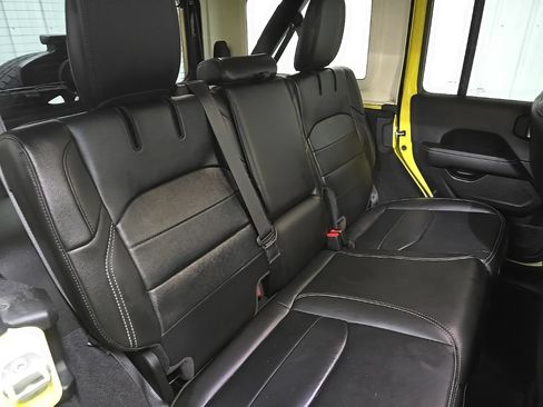 Used 2023 Jeep Wrangler Unlimited Sahara w/ Cold Weather Group AWD/4WD image 16