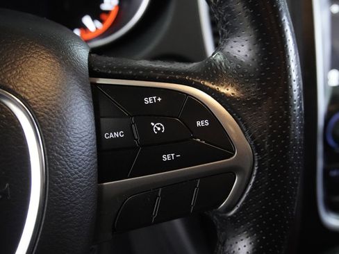 Used 2020 Dodge Durango SXT image 16