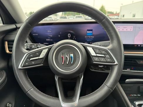 Used 2024 Buick Envision Avenir AWD/4WD image 17