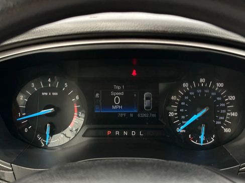 Used 2017 Ford Fusion SE image 24