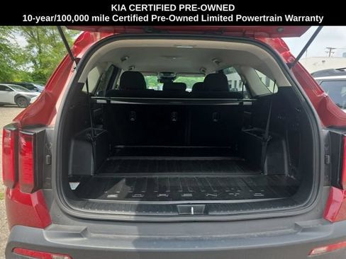 Certified 2023 Kia Sorento LX AWD/4WD image 3