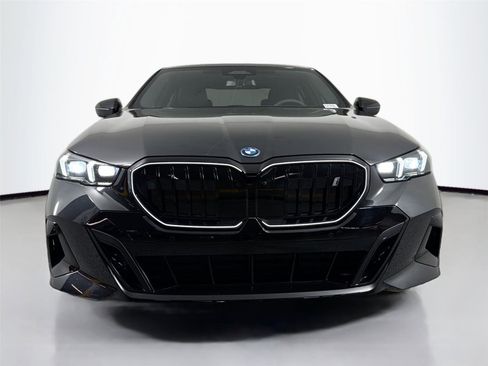 New 2026 BMW i5 eDrive40 w/ M Sport Package AWD/4WD image 2