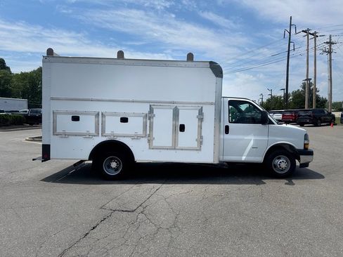 Used 2022 Chevrolet Express 3500 w/ Power Convenience Package RWD image 8