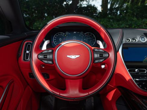 Used 2023 Aston Martin DBX AWD/4WD image 20