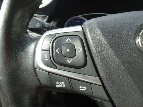 Used 2016 Toyota Camry XLE w/ Moonroof Package image 21