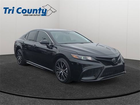 Certified 2024 Toyota Camry SE image 1