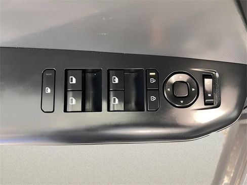 Used 2025 Kia K4 LXS image 13