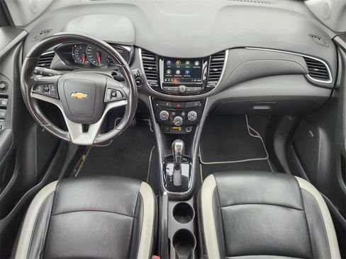Used 2019 Chevrolet Trax Premier w/ Midnight Edition image 28