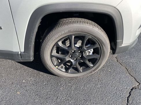 New 2026 Jeep Compass Latitude image 35