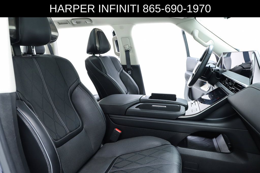 Used 2025 INFINITI QX80 Sensory AWD/4WD image 36